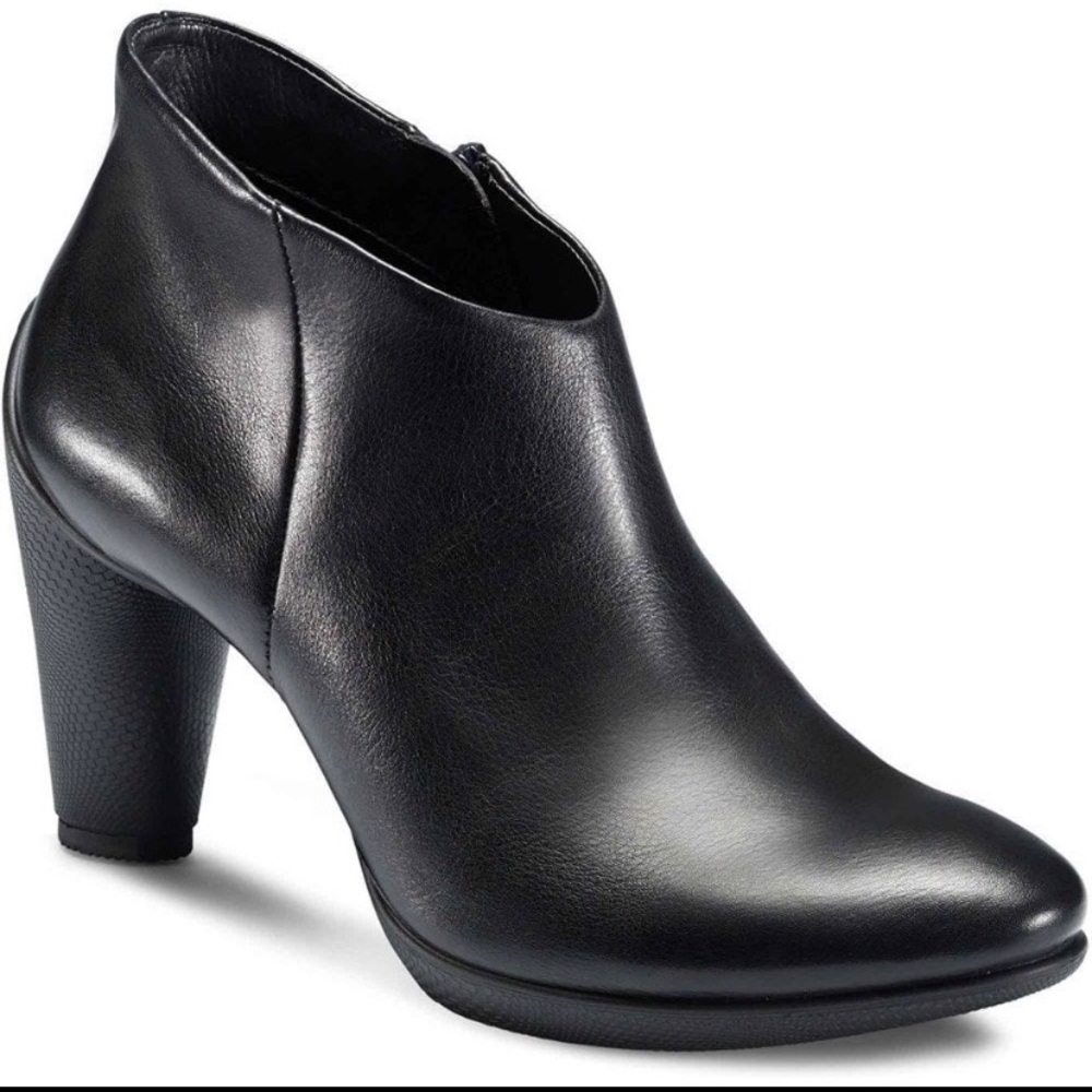 Ecco leather water repellant bootie